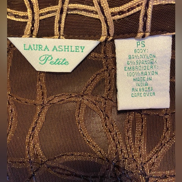 VNTG Semi-sheer Embroidered Mesh Laura Ashley, Zip jacket in excellent condition - Picture 8 of 14